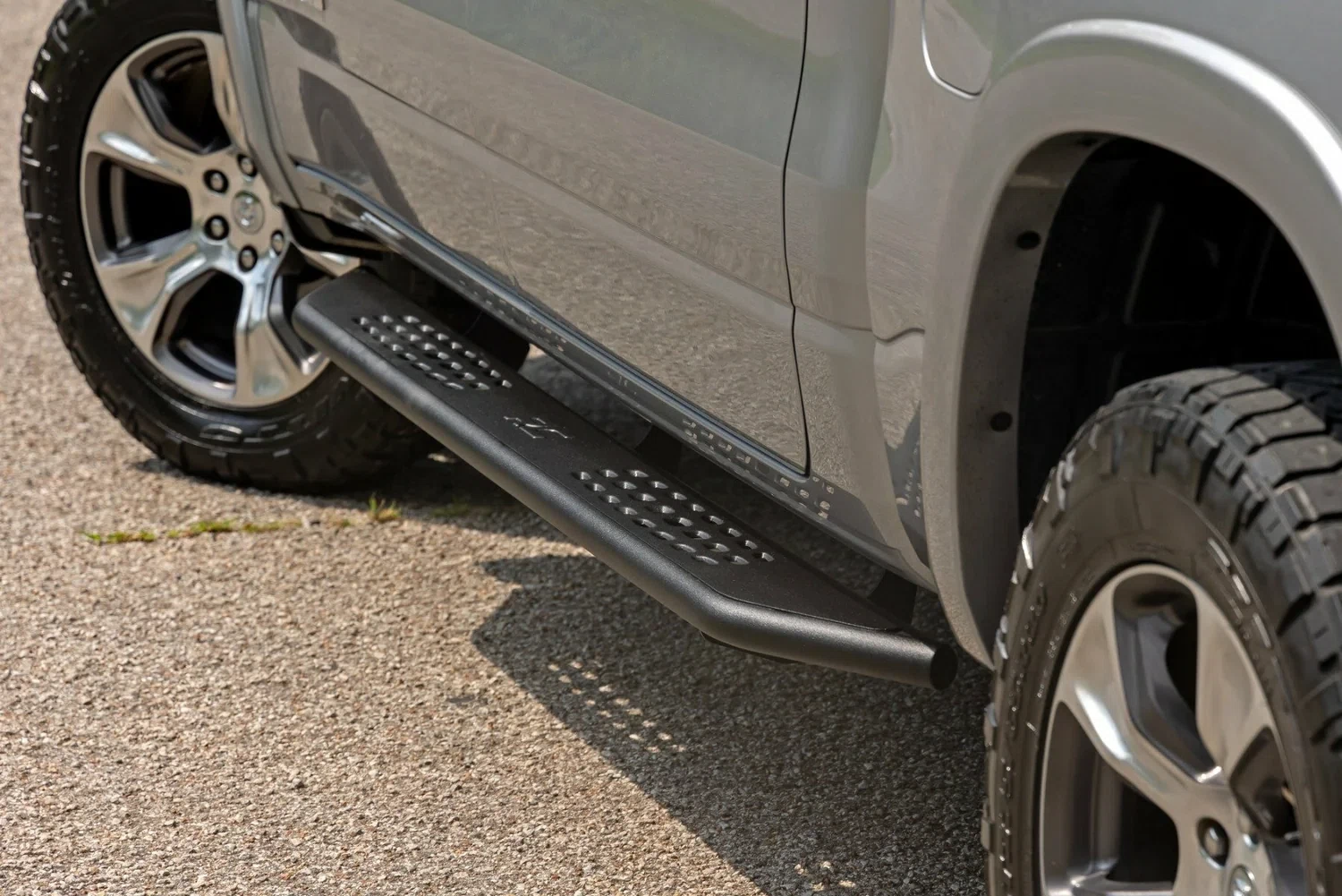 Fits Ram 1500(19-25) OV2 Running Boards Side Step Bars Crew Cab 14008